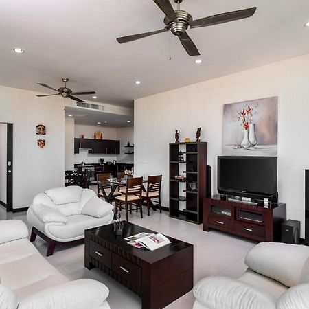 Veloche 2 Bedroom Apartment With Seaview Karon Exterior photo