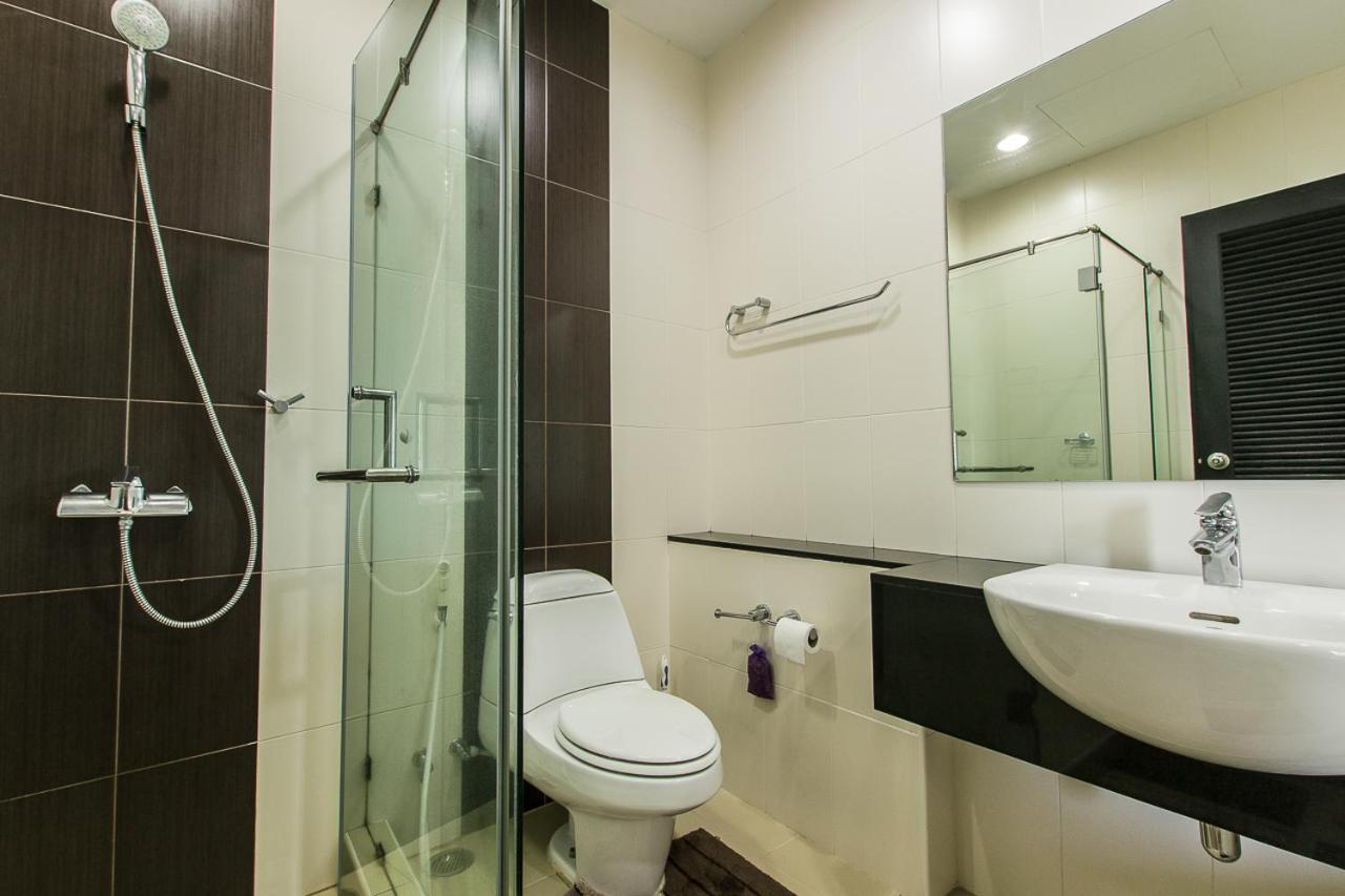 Veloche 2 Bedroom Apartment With Seaview Karon Exterior photo
