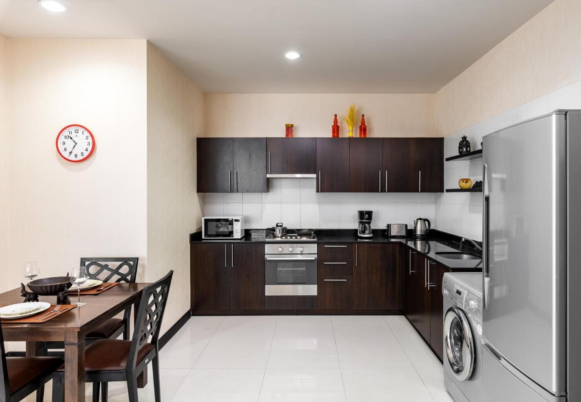 Veloche 2 Bedroom Apartment With Seaview Karon Exterior photo