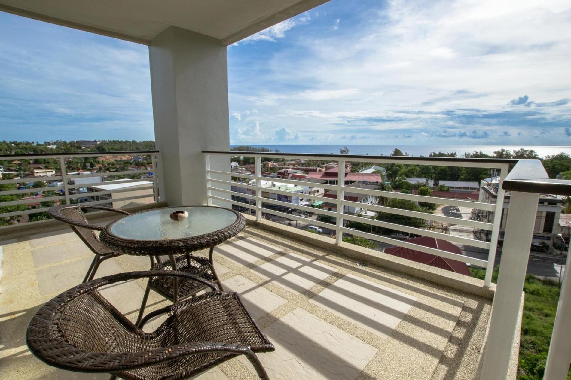 Veloche 2 Bedroom Apartment With Seaview Karon Exterior photo